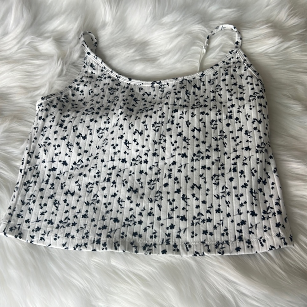 Women’s juniors old Navy tank top medium